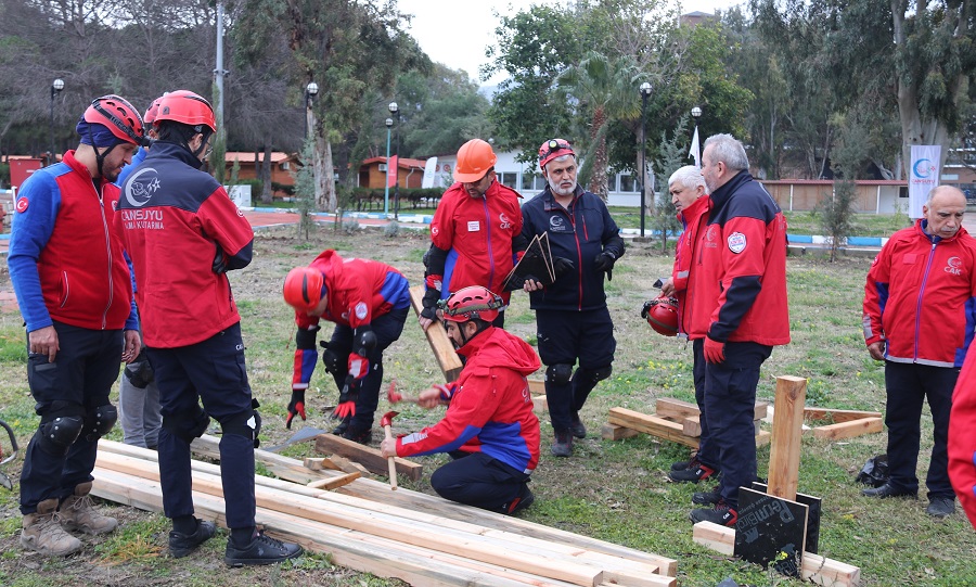 Cansuyu CAK Ekipleri "Asrın Felaketi"nin Yıl Dönümünde Sahadaydı: